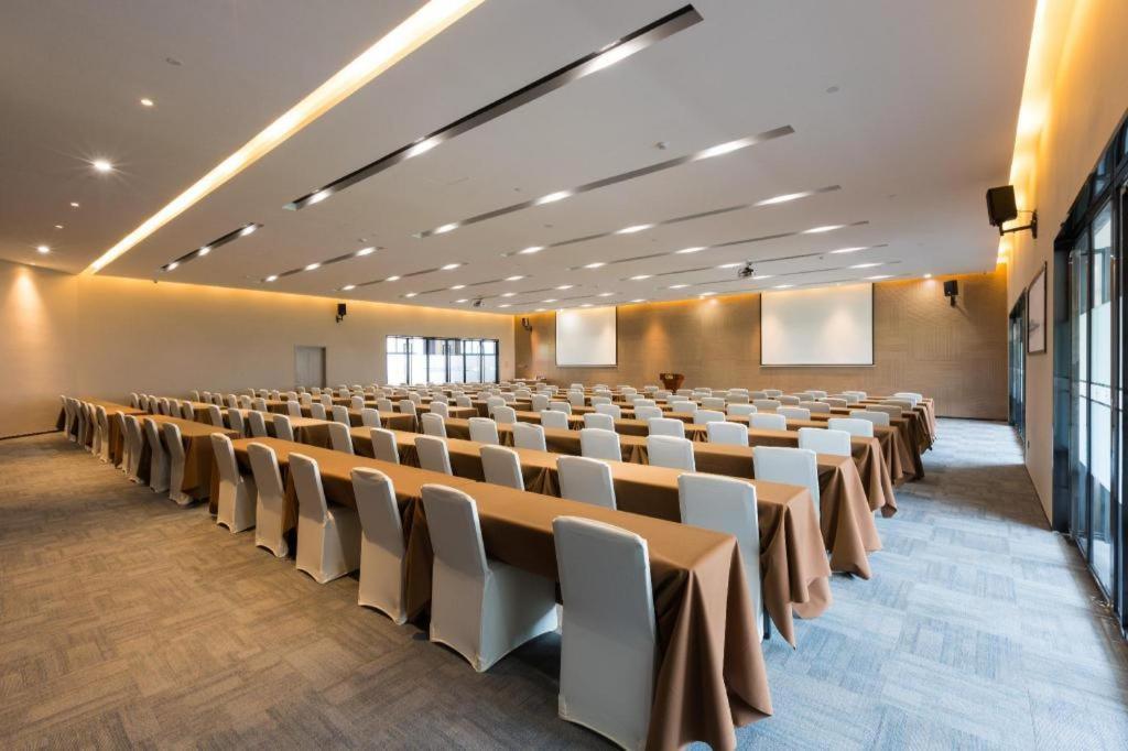 Grace Select Hotel Hszincsiao Kültér fotó